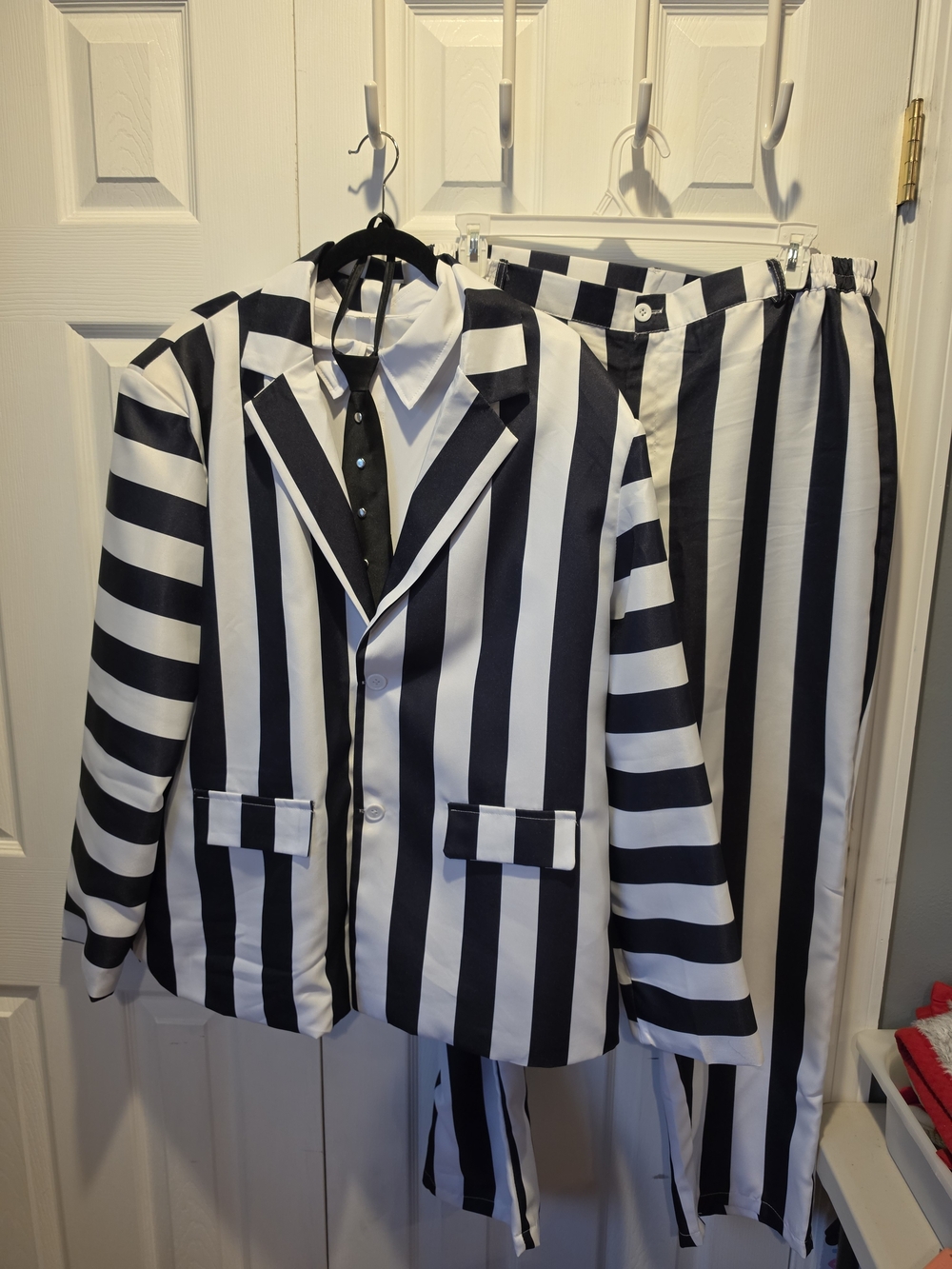 Halloween Costume Beetlejuice Black/White Suit, Tie & Long Sleeve Shirt XL